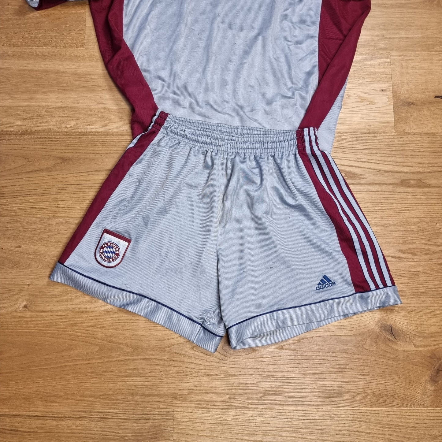 Trikot mit Hose und Stutzen - FC Bayern München - Giovane Élber - 1998/1999 - XXL - drittes