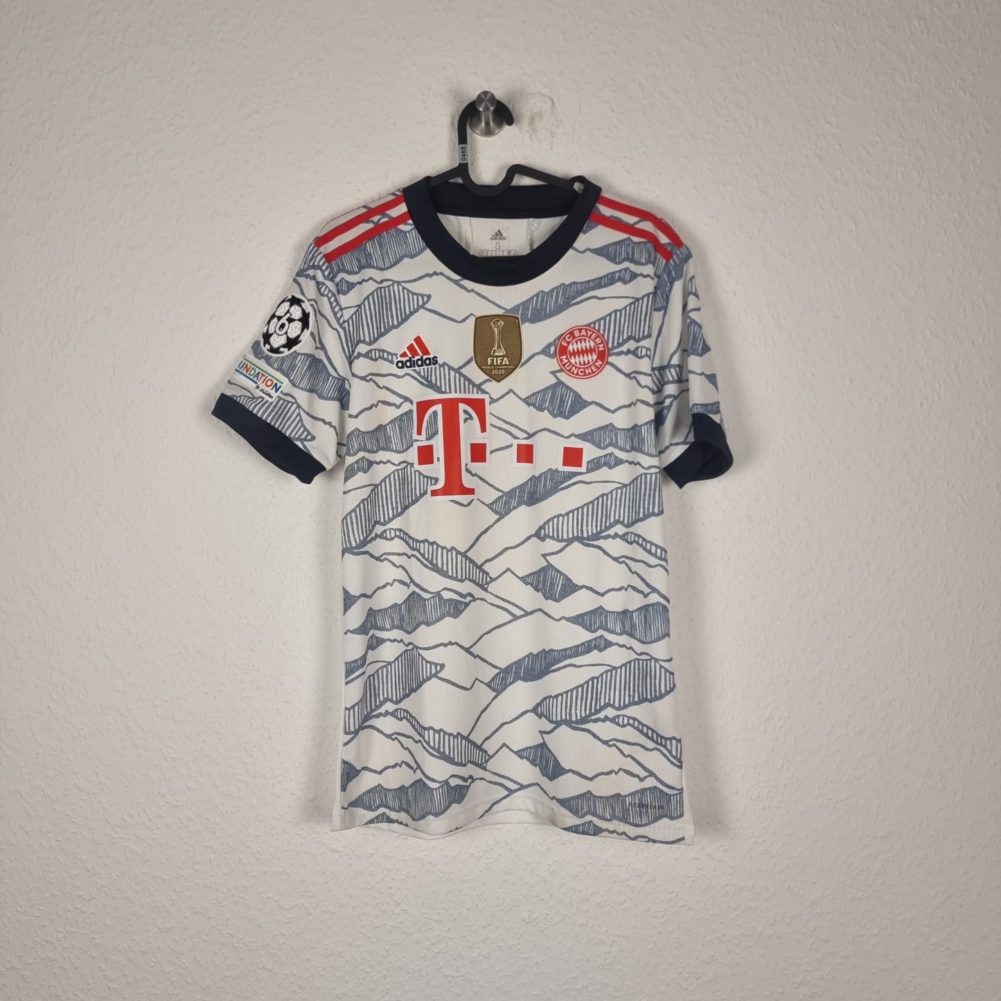 Trikot - FC Bayern München - Robert Lewandowski - 2021/2022 - S - drittes