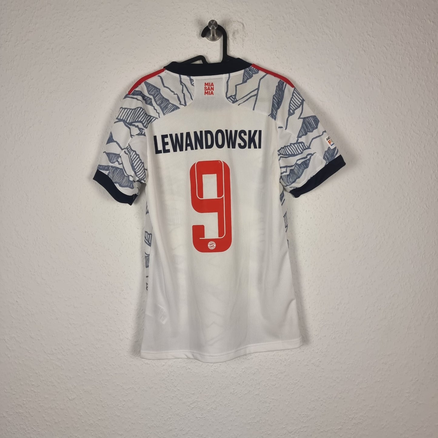 Trikot - FC Bayern München - Robert Lewandowski - 2021/2022 - S - drittes