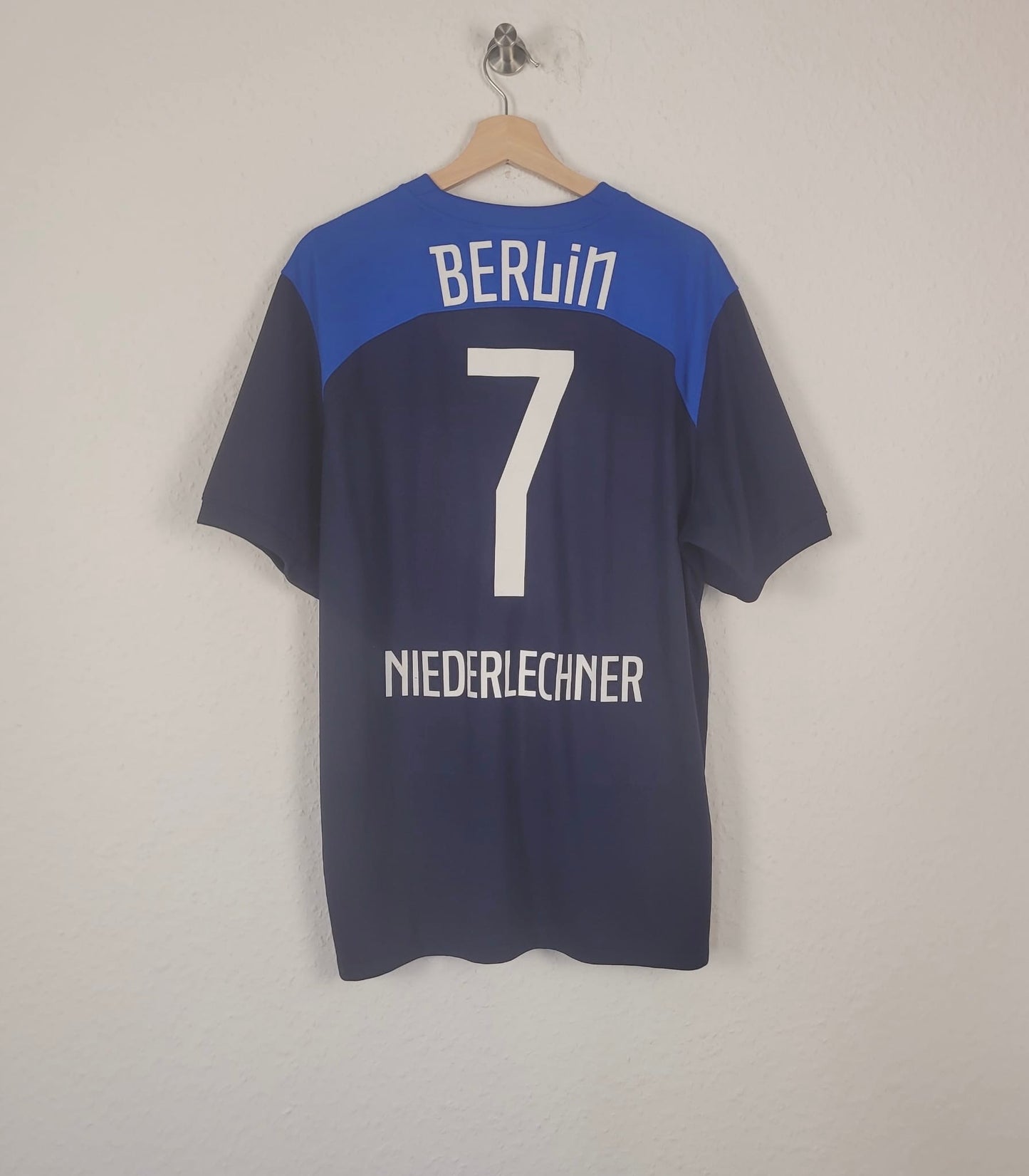 Trikot - Hertha BSC - Florian Niederlechner - 2022/2023 - XL - Auswärts