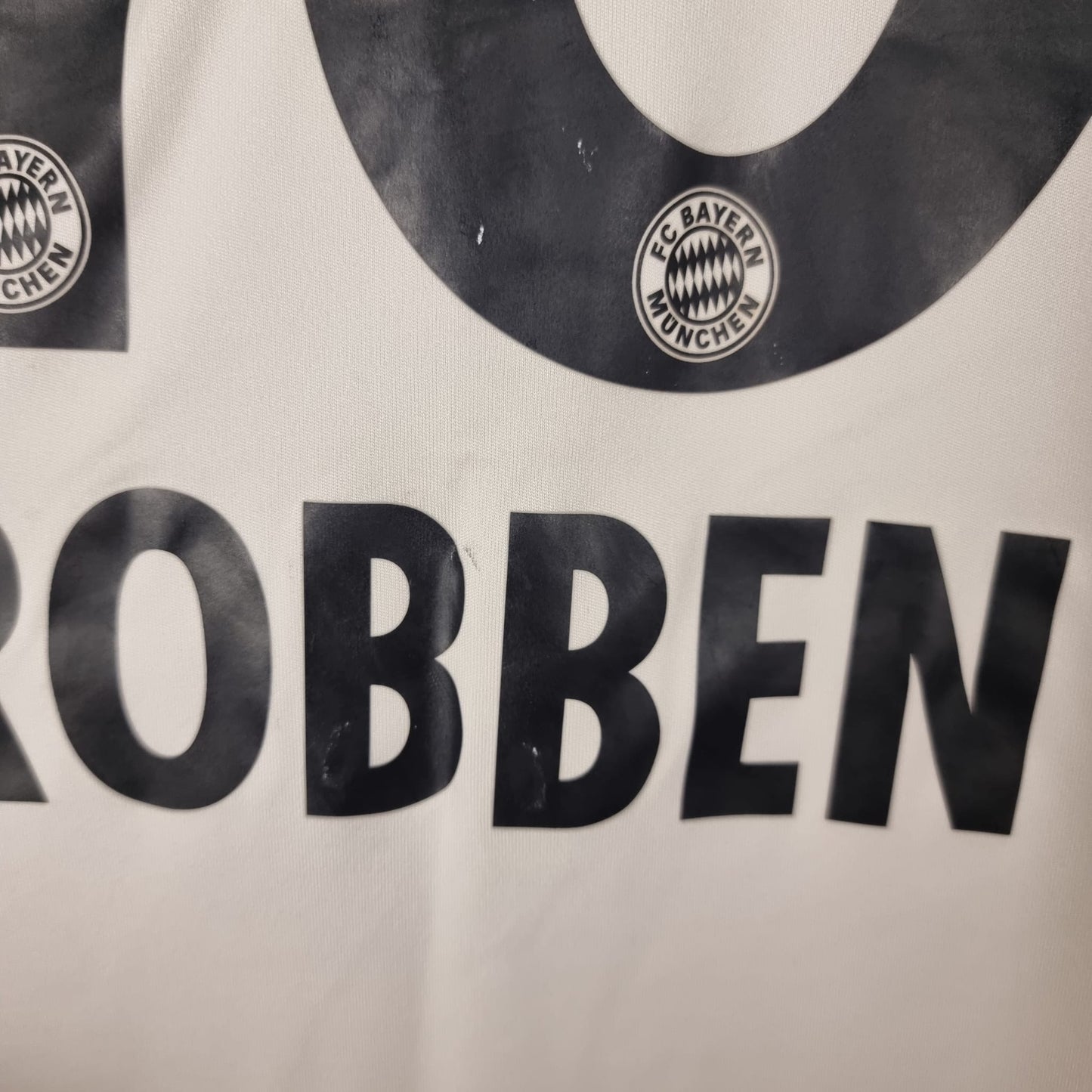 Trikot - Bayern München - Arjen Robben - 2010/2011 - M - Auswärts
