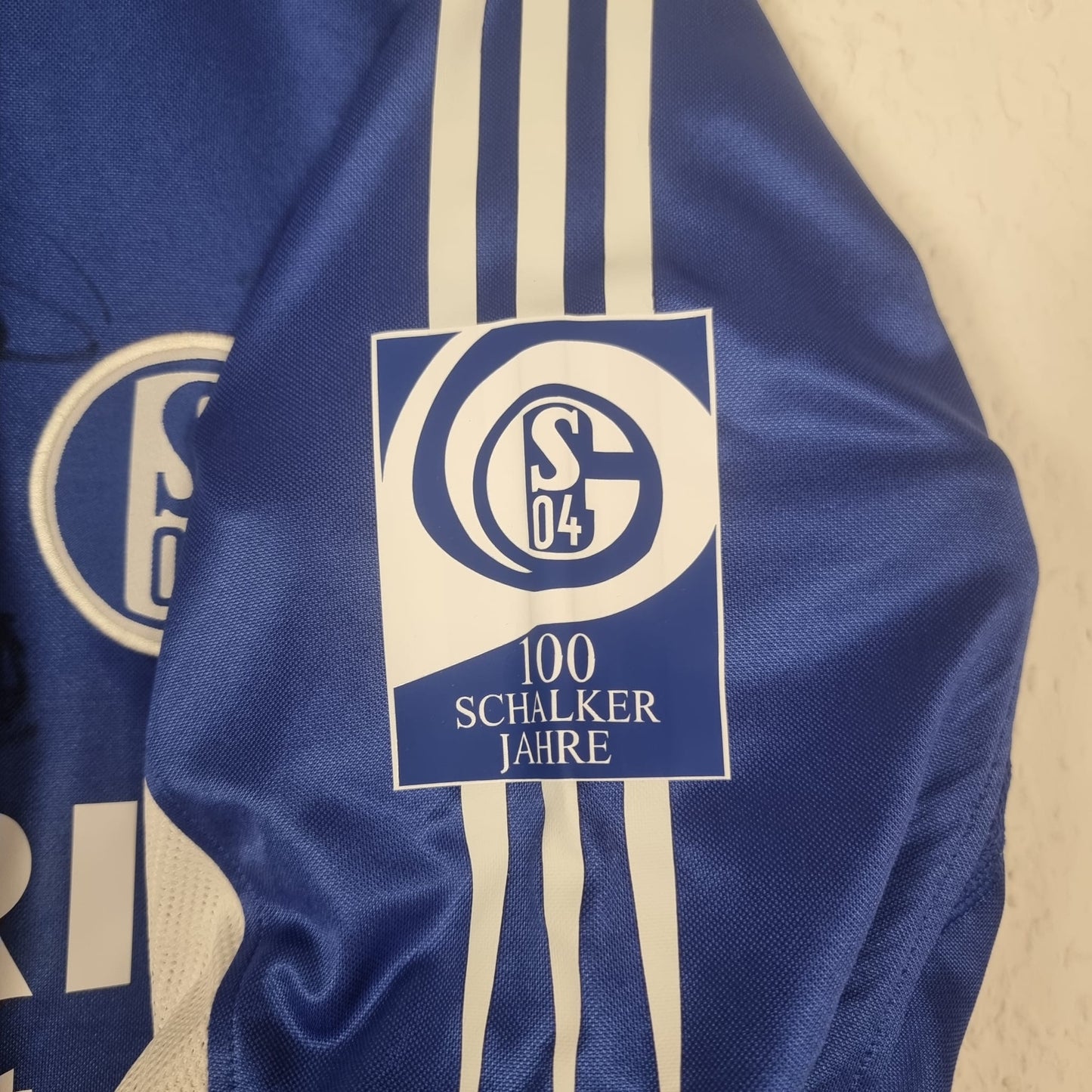 Trikot - FC Schalke 04 - Ebbe Sand - 2004/2005 - L - teamsigniert - Heim