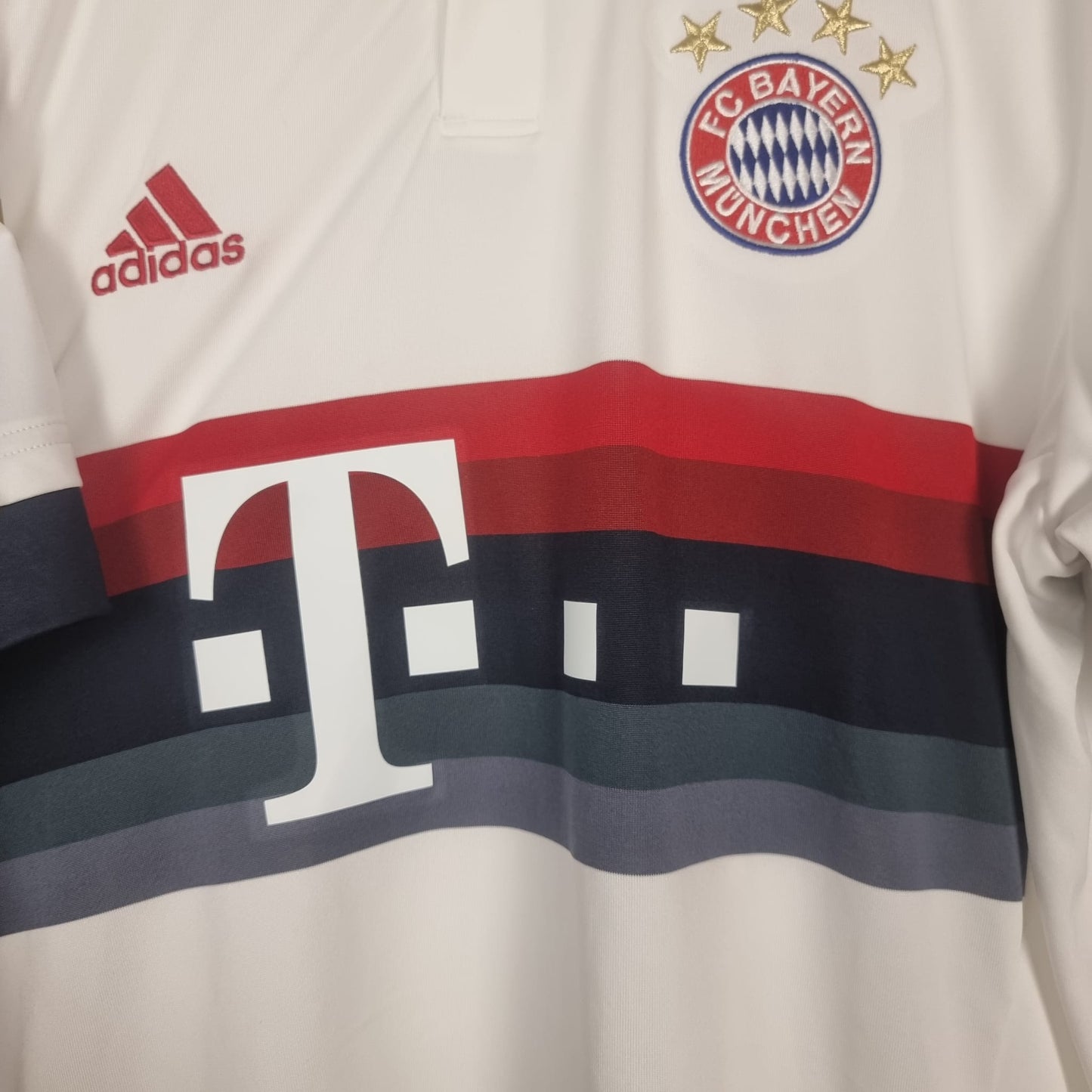 Trikot - FC Bayern München - Arturo Vidal - 2015/2016 - XL - Auswärts