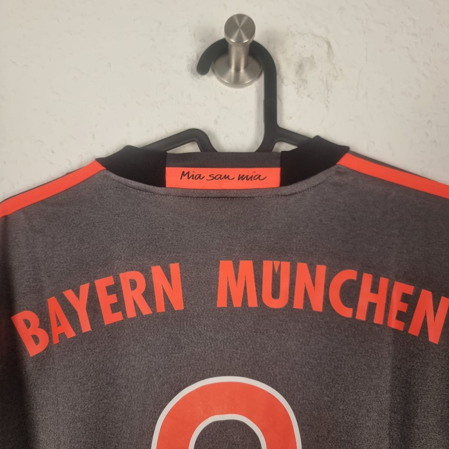 Trikot - FC Bayern München - Javi Martínez - 2016/2017 - M - Auswärts