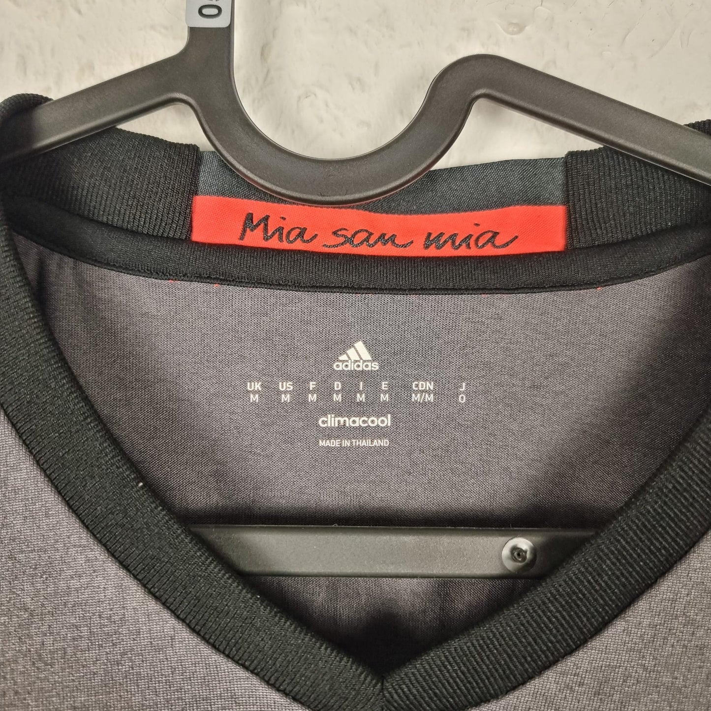 Trikot mit Hose - FC Bayern München - Mats Hummels - 2016/2017 - M - Auswärts