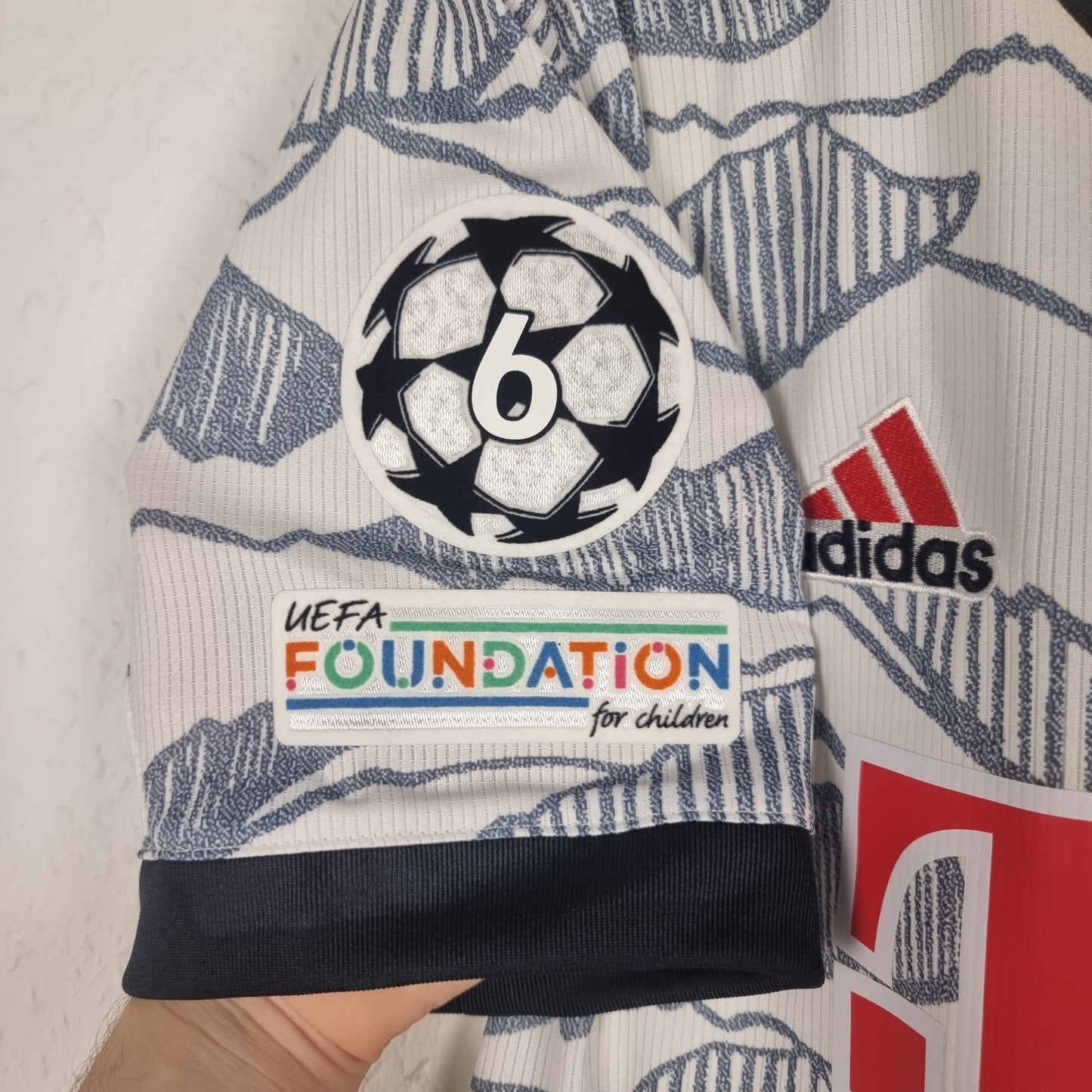 Trikot - FC Bayern München - Robert Lewandowski - 2021/2022 - S - drittes