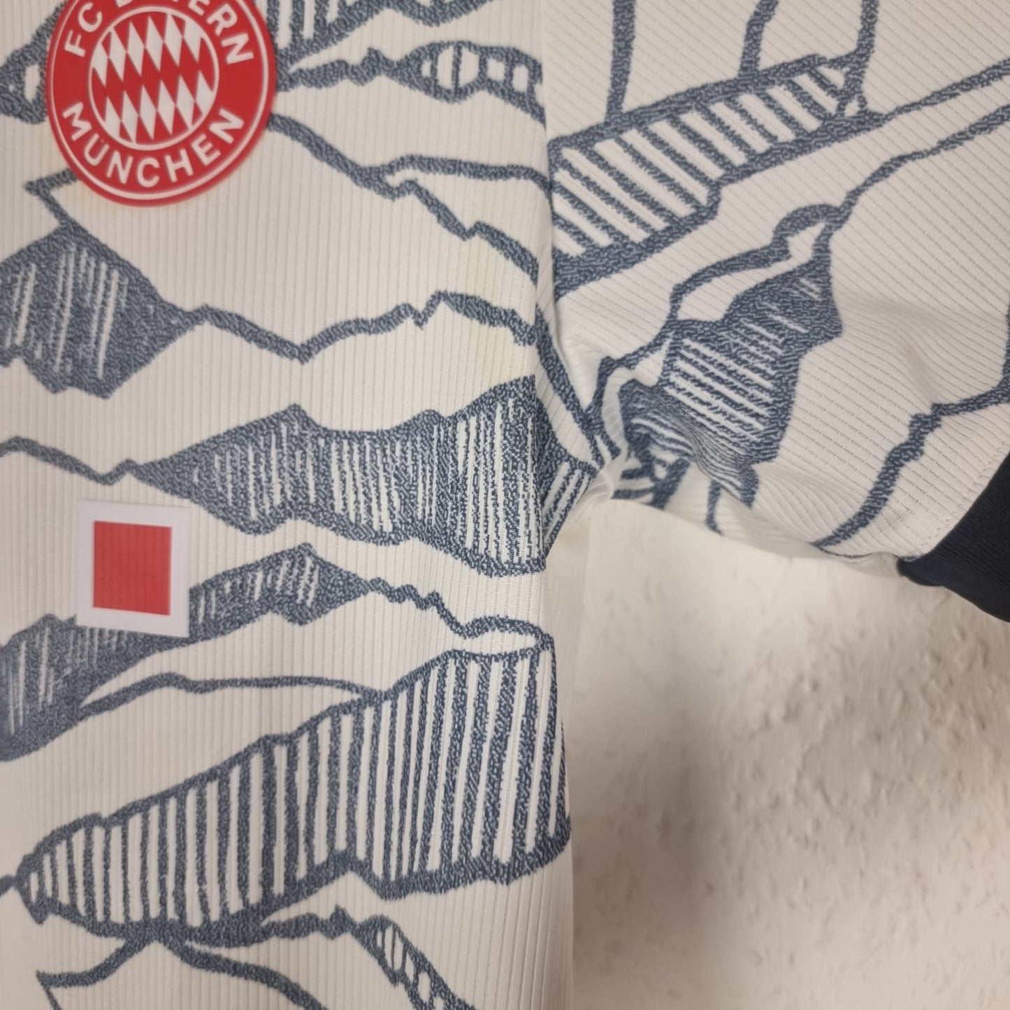 Trikot - FC Bayern München - Robert Lewandowski - 2021/2022 - S - drittes