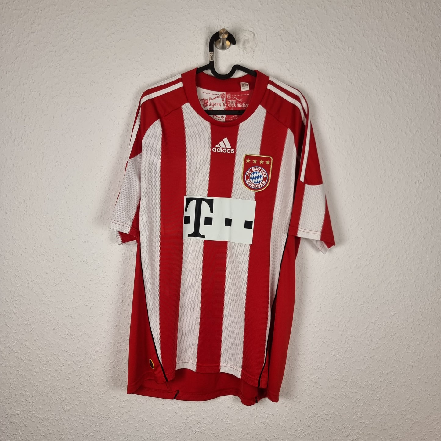 Trikot mit Hose - FC Bayern München - 2010/2011 - L - Heim