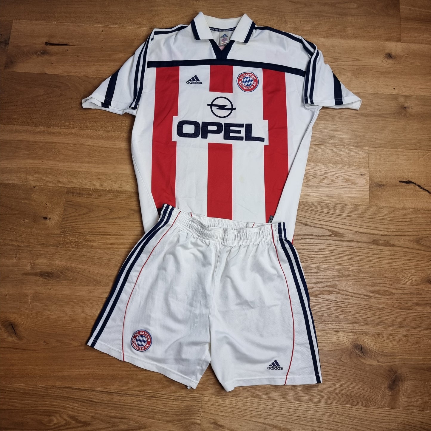 Trikot mit Hose - FC Bayern München - 2000/2001 - XL - Auswärts