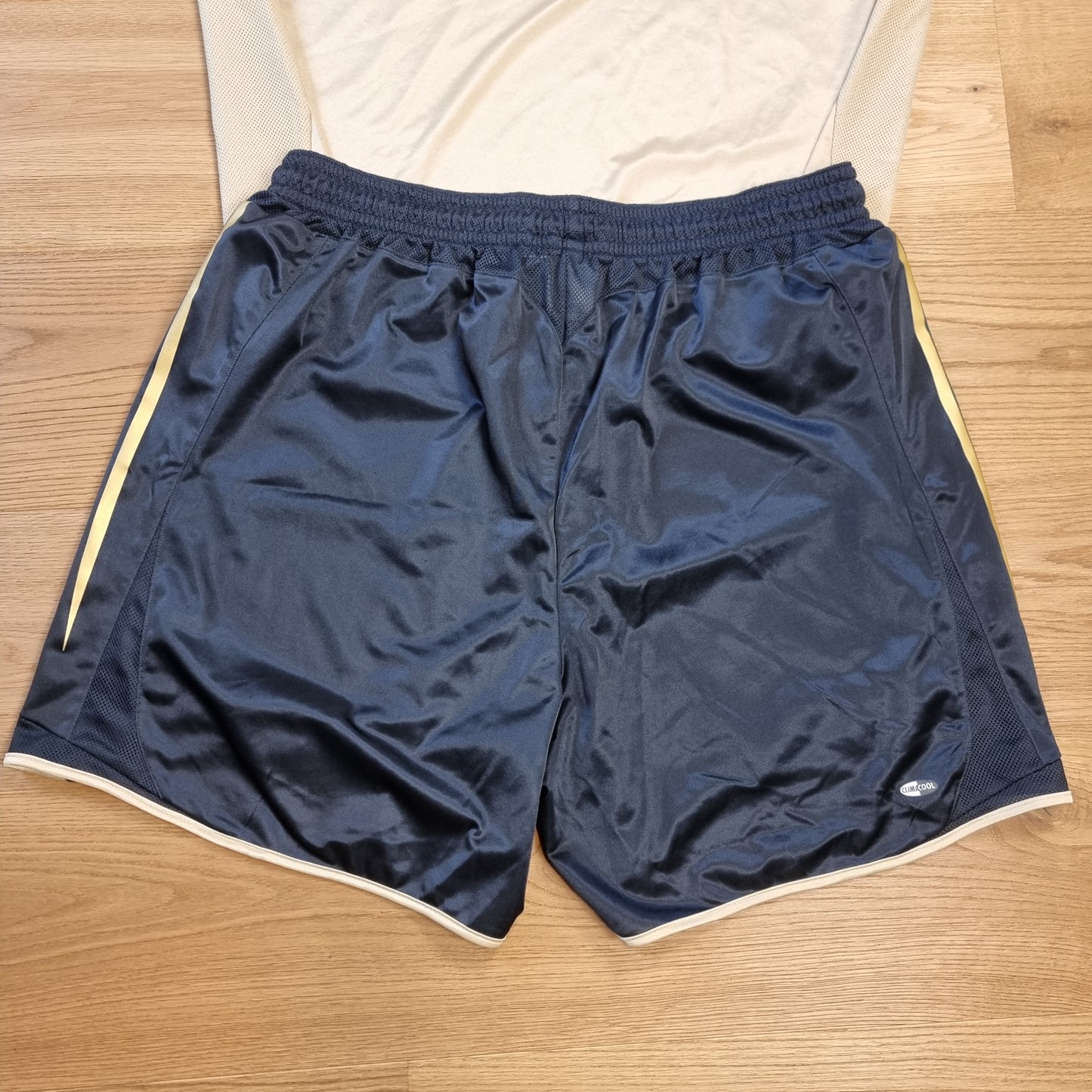 Trikot mit Hose und Stutzen - FC Bayern München - 2004/2005 - XXL - Auswärts