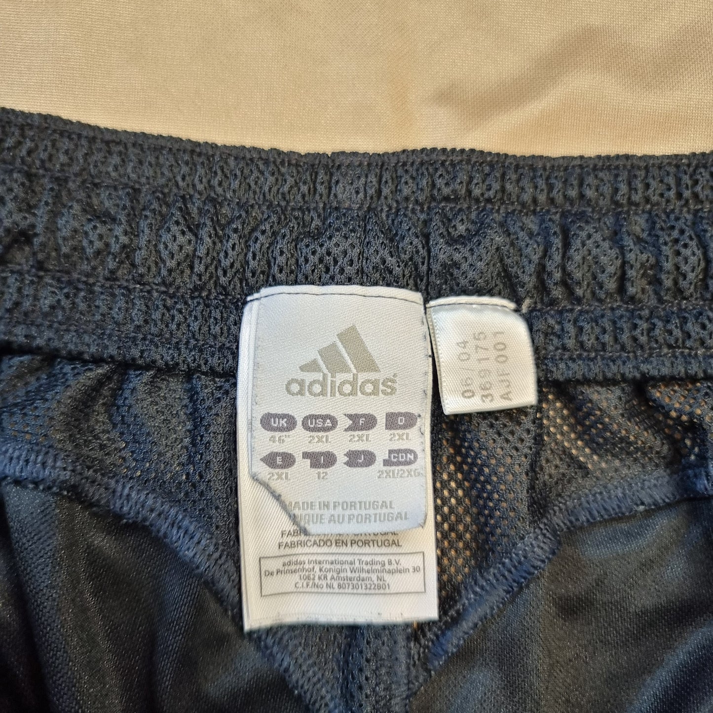 Trikot mit Hose und Stutzen - FC Bayern München - 2004/2005 - XXL - Auswärts