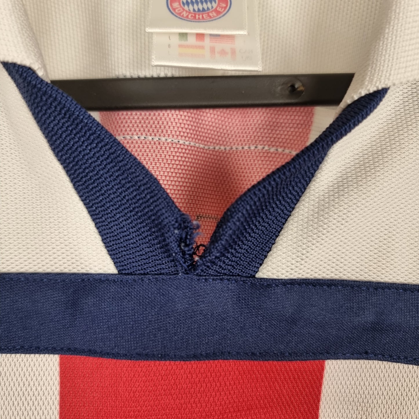 Trikot mit Hose und Socken - FC Bayern München - 2000/2001 - L - Auswärts
