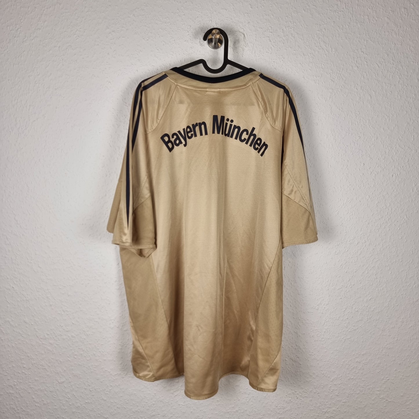 Trikot mit Hose und Stutzen - FC Bayern München - 2004/2005 - XXL - Auswärts