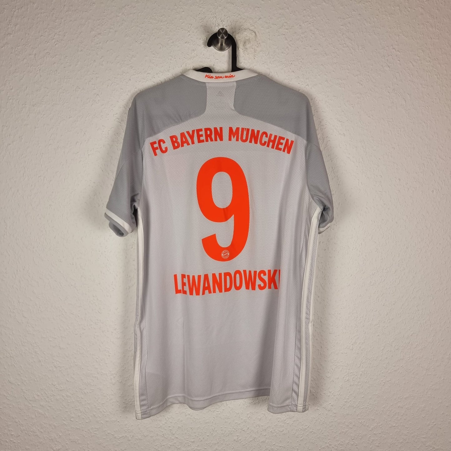 Jersey - FC Bayern Munich - Robert Lewandowski - 2020/2021 - L - Away