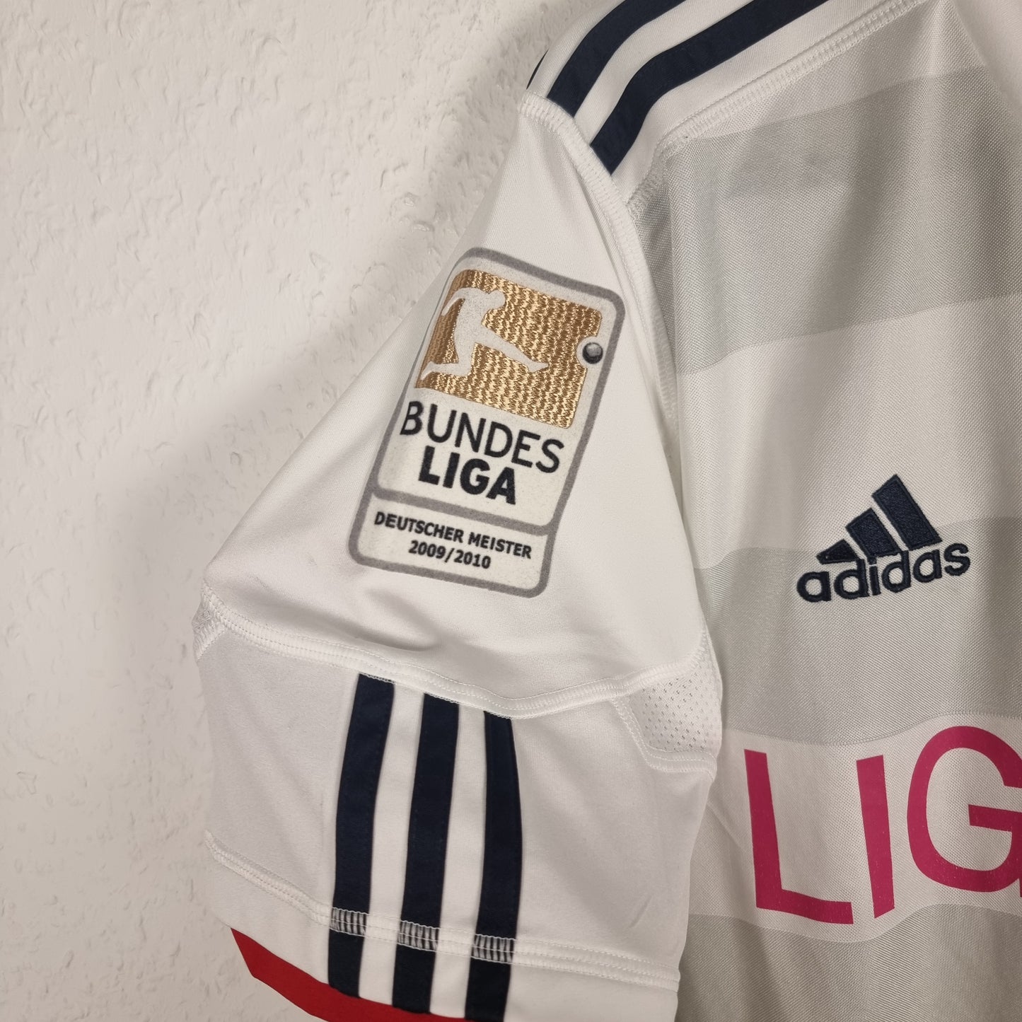 Jersey - FC Bayern Munich - Arjen Robben - 2010/2011 - S - Away