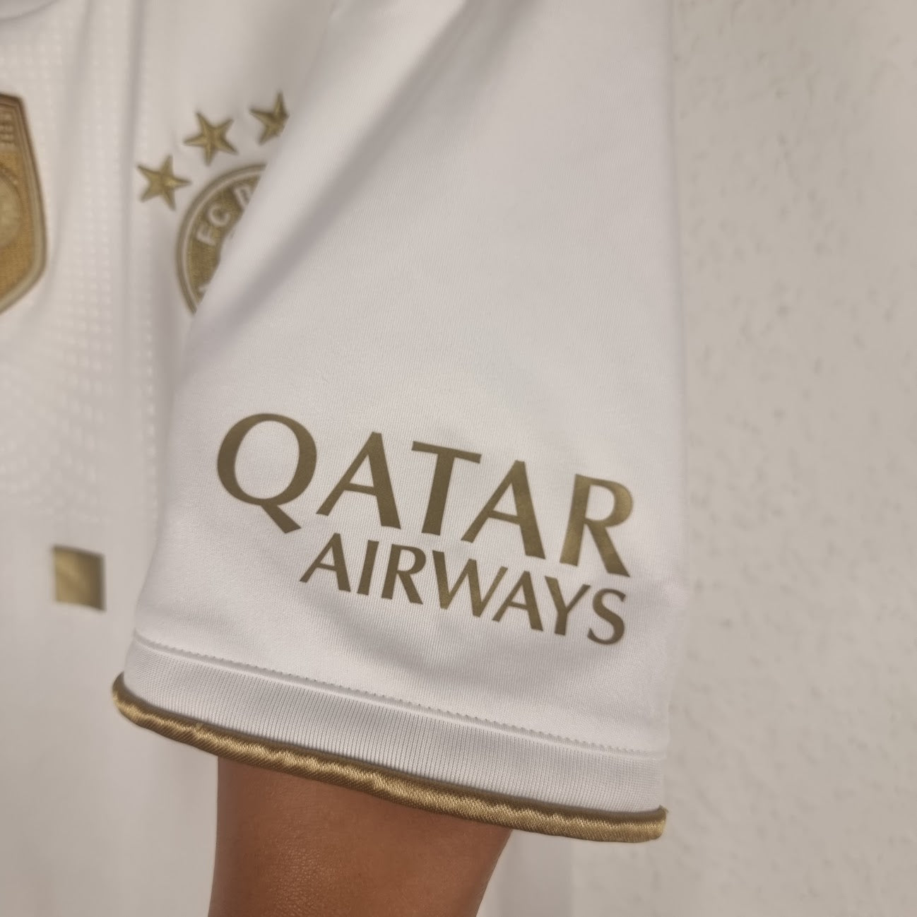 Trikot - FC Bayern München - Matthijs de Ligt - 2022/2023 - XL - Auswärts