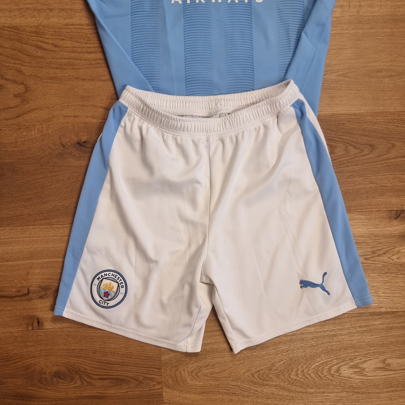 Trikot mit Hose - Manchester City - Erling Haaland - 2023/2024 - S - Heim