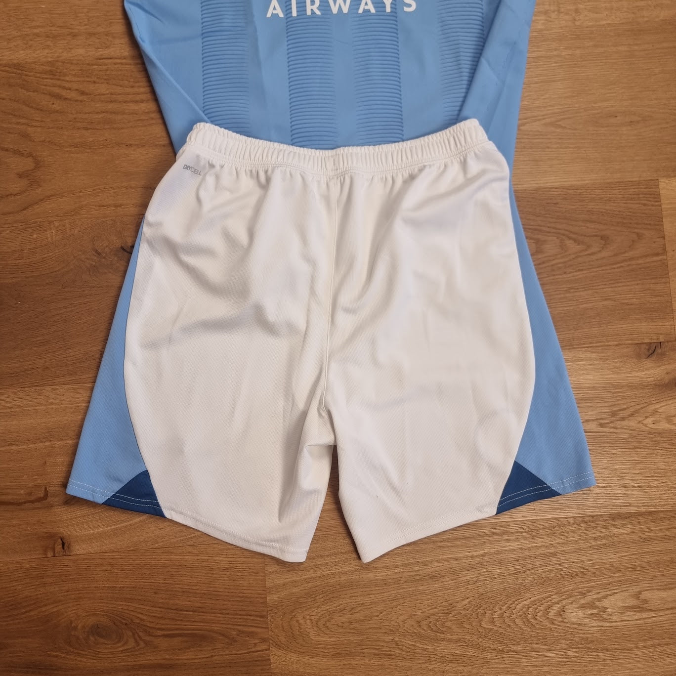 Trikot mit Hose - Manchester City - Erling Haaland - 2023/2024 - S - Heim