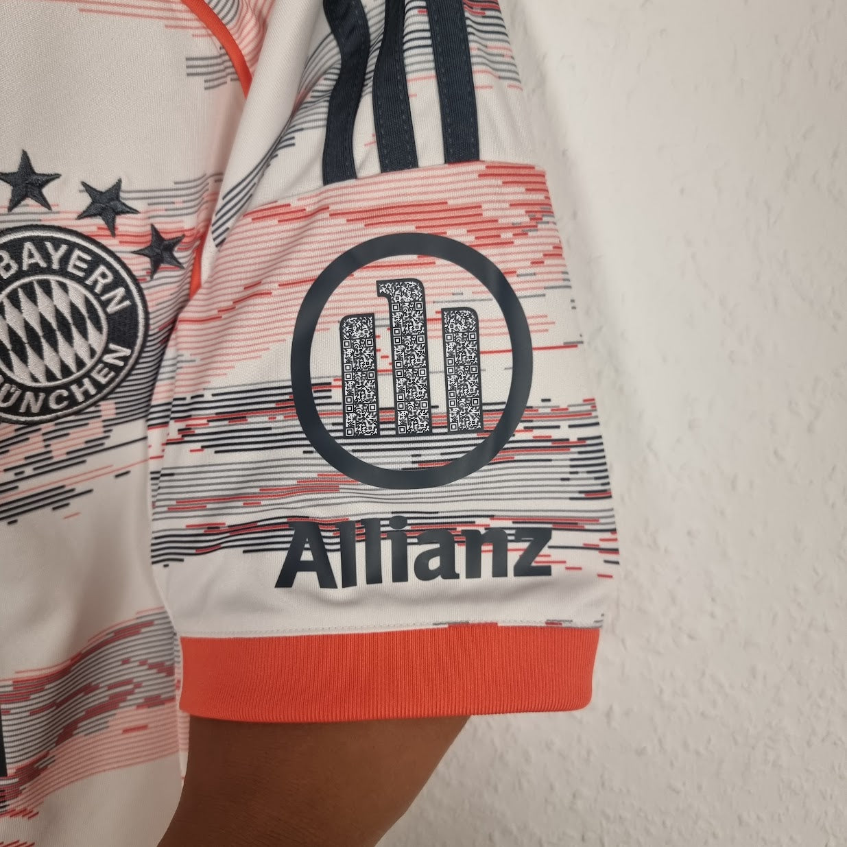 Jersey - FC Bayern Munich - Jonathan Tah - 2025/2026 - S - Away