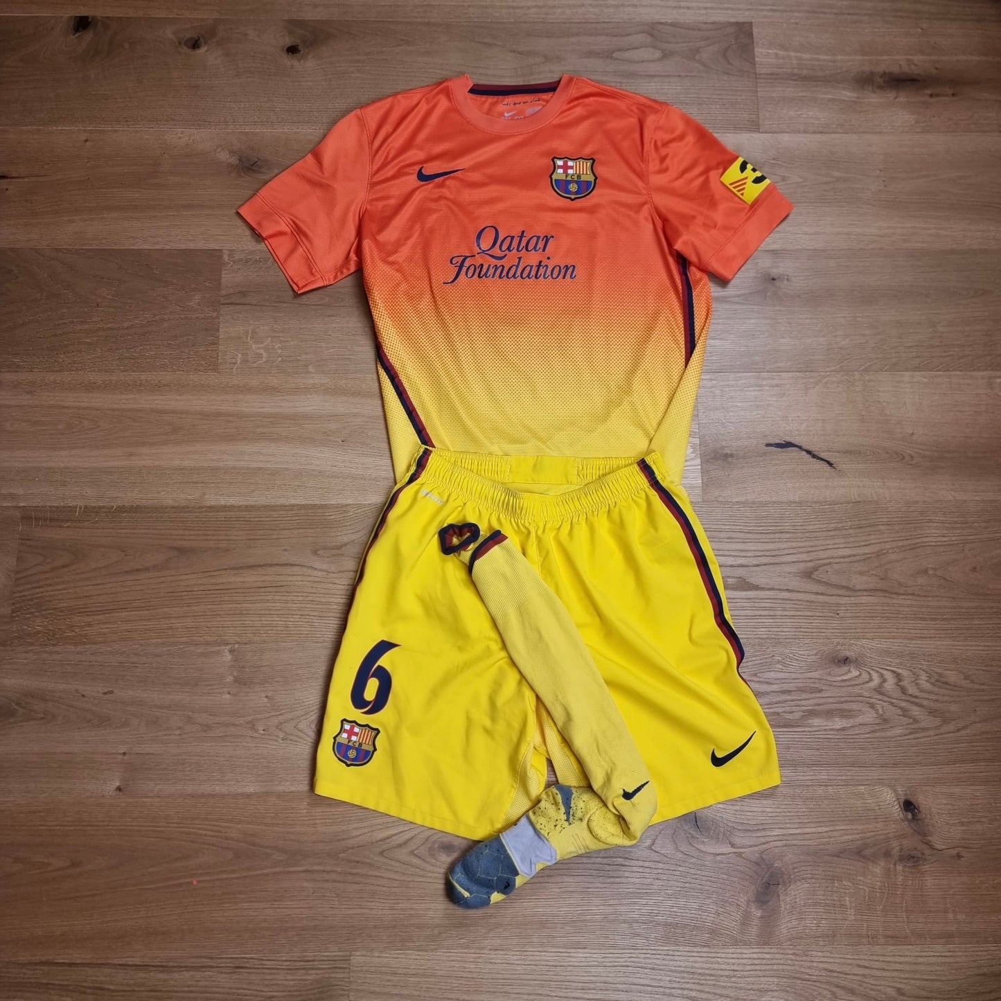 Trikot mit Hose - FC Barcelona - Xavi - 2012/2013 - L - Auswärts