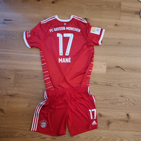 Trikot mit Hose - FC Bayern München - Sadio Mané - 2022/2023 - XXL - Heim