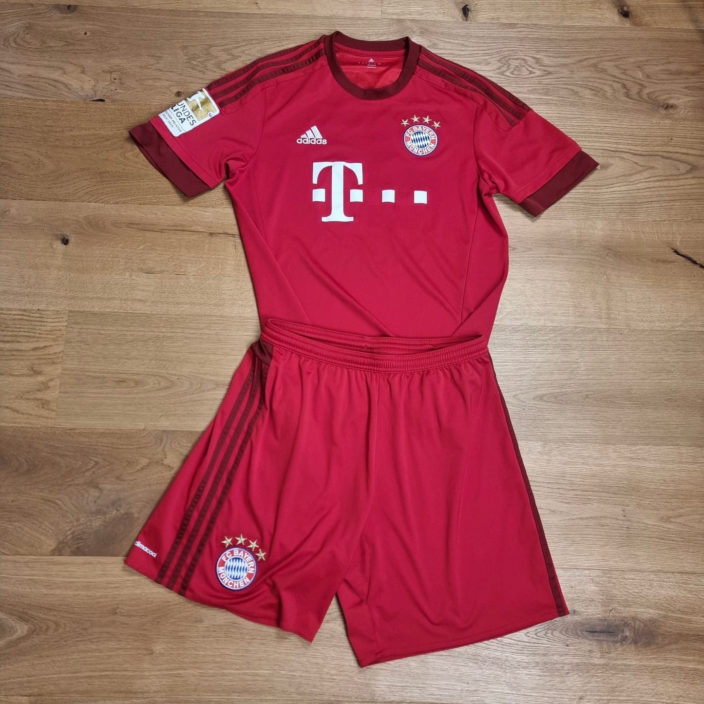 Trikot mit Hose - Bayern München - David Alaba - M - Heim