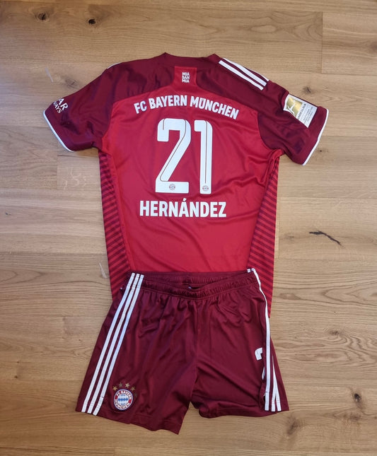 Trikot mit Hose - FC Bayern München - Lucas Hernández - 2021/2022 - XXL - Heim