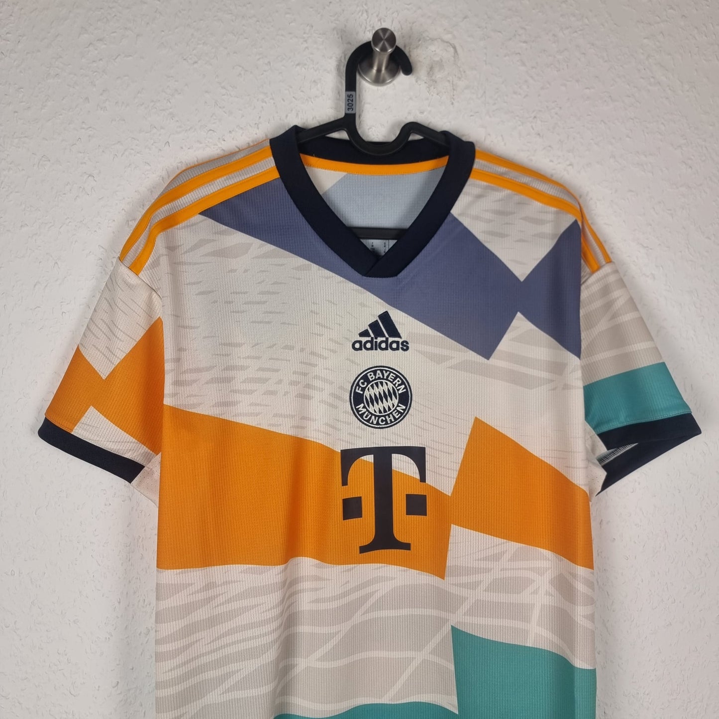 Sondertrikot - FC Bayern München - Leon Goretzka - 2022/2023 - M - 50 Jahre Olympiastadion