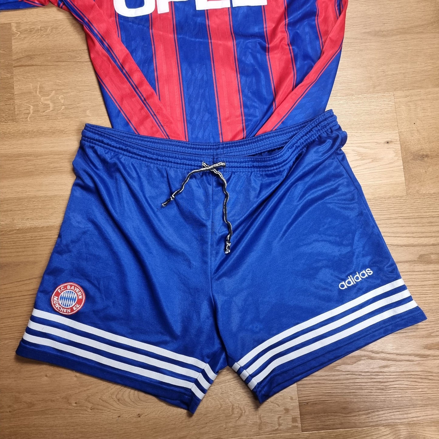 Trikot mit Hose - Bayern München - Thomas Helmer - 1995/1996 - L - Heim