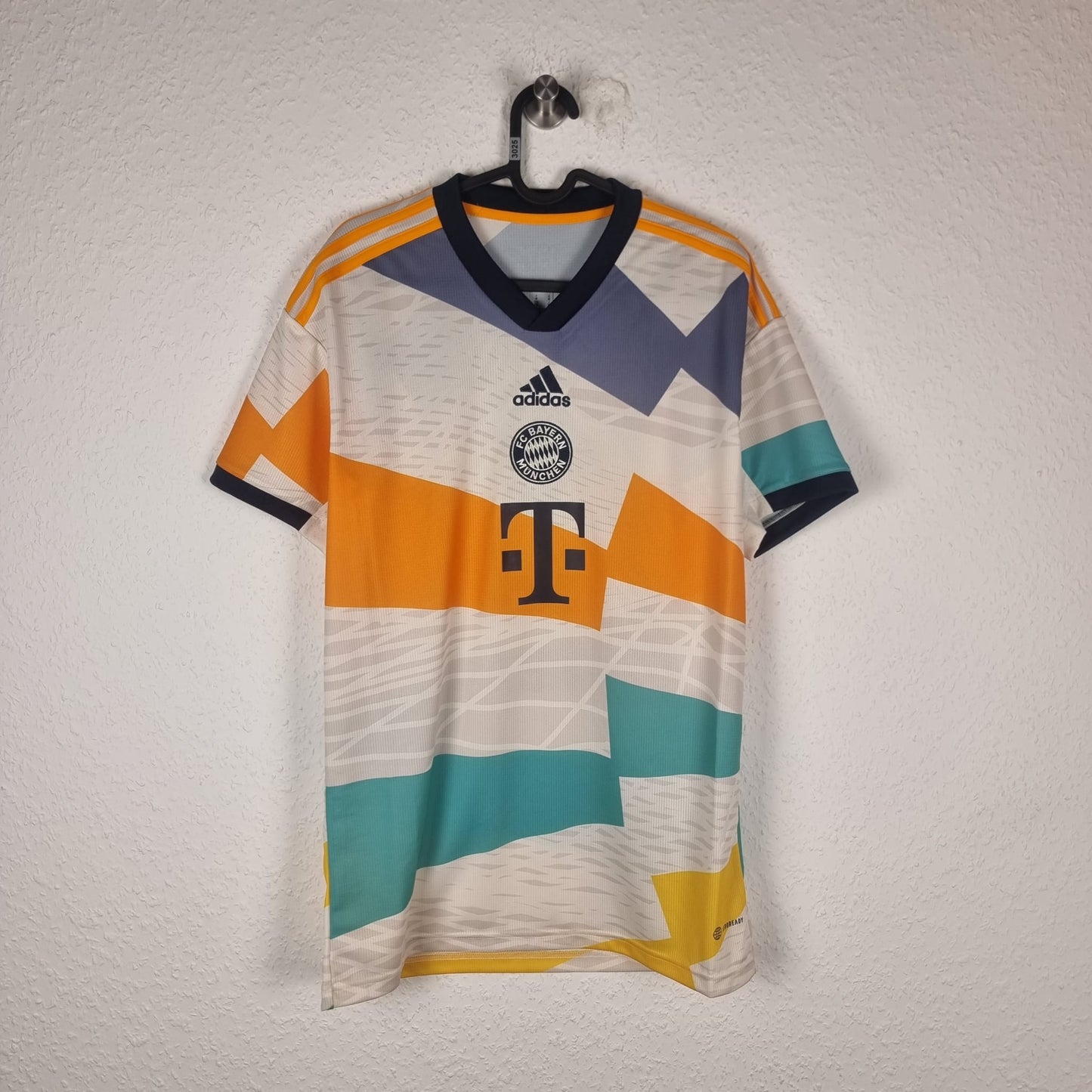 Sondertrikot - FC Bayern München - Leon Goretzka - 2022/2023 - M - 50 Jahre Olympiastadion