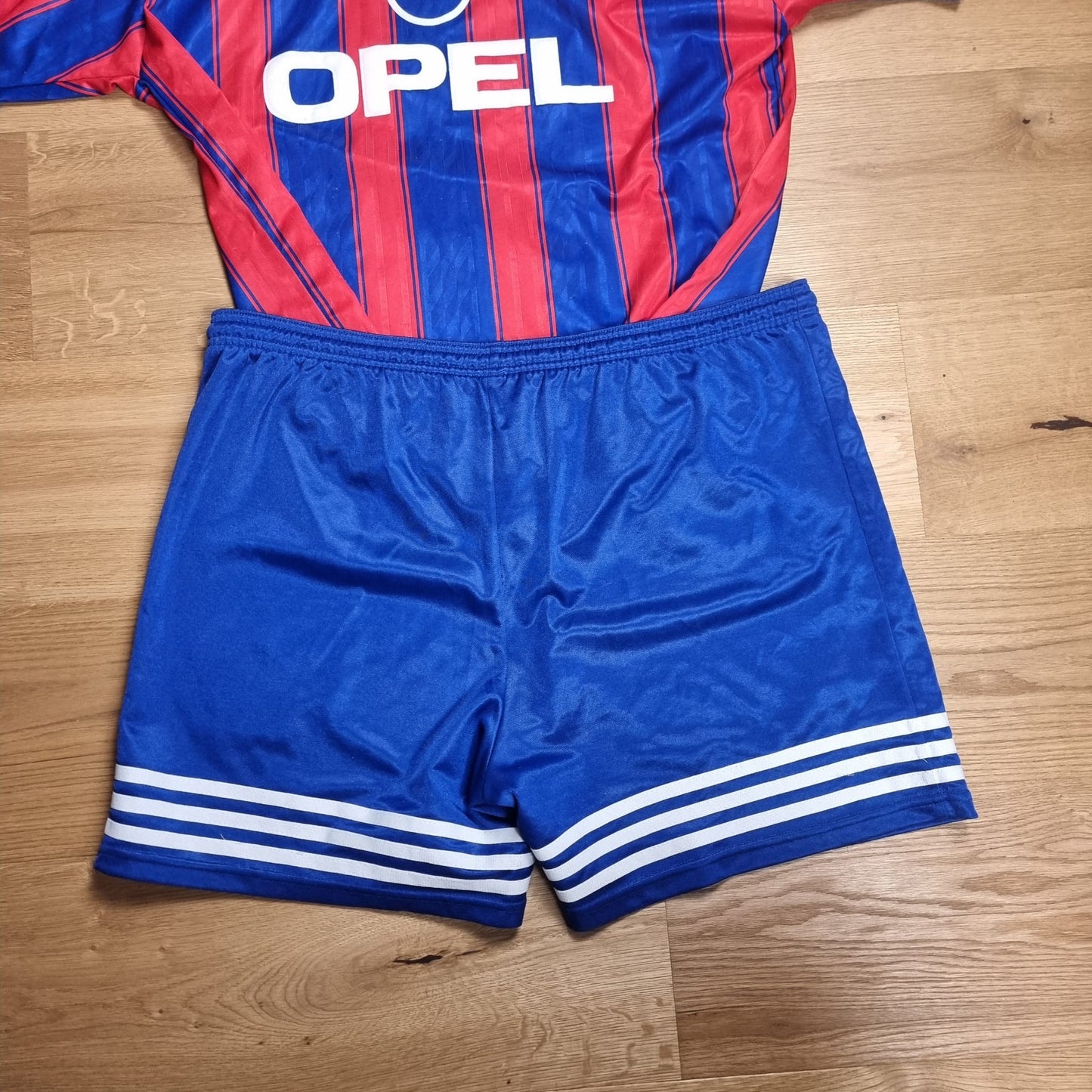 Trikot mit Hose - Bayern München - Thomas Helmer - 1995/1996 - L - Heim