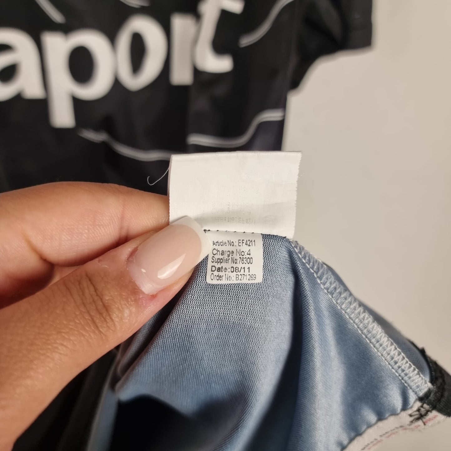 Trikot - Eintracht Frankfurt - 2011/2012 - S - drittes