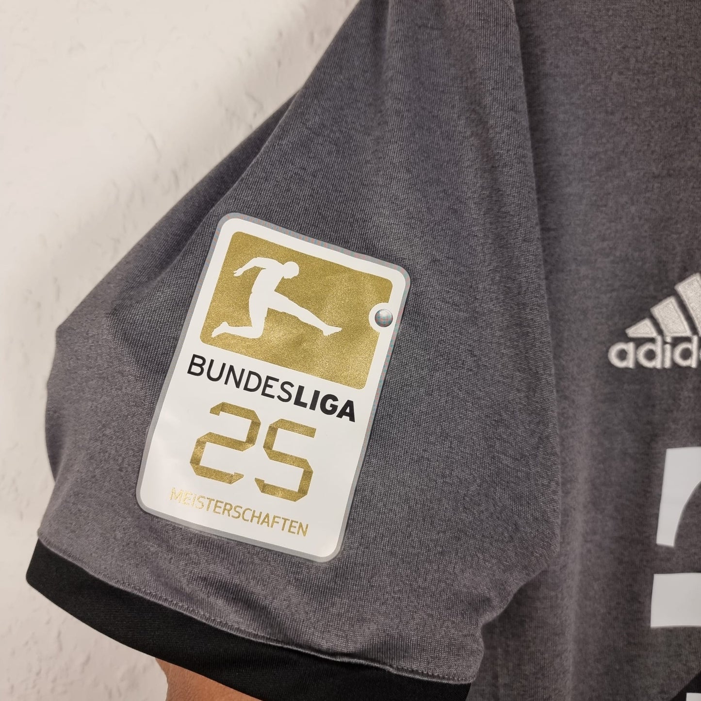 Trikot - FC Bayern München - Arturo Vidal - 2016/2017 - L - Neu - Auswärts