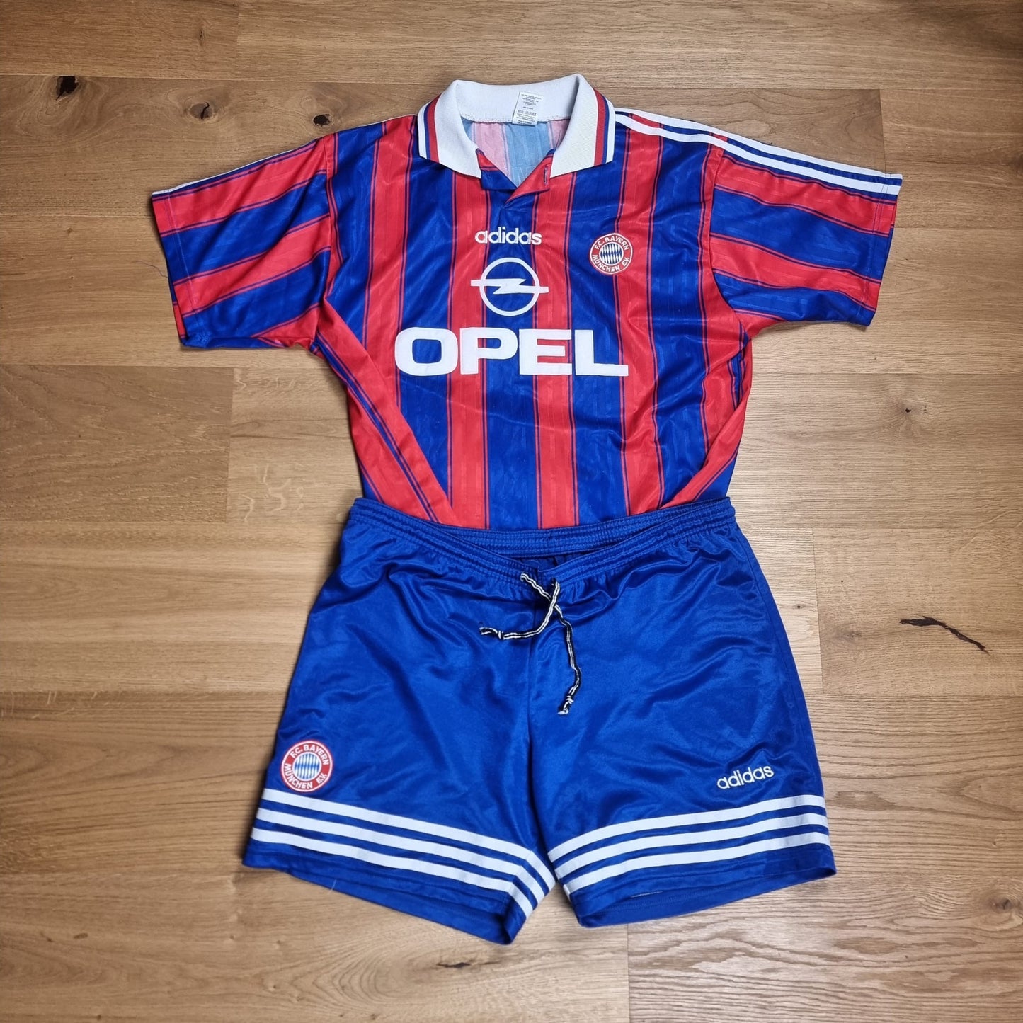 Trikot mit Hose - Bayern München - Thomas Helmer - 1995/1996 - L - Heim