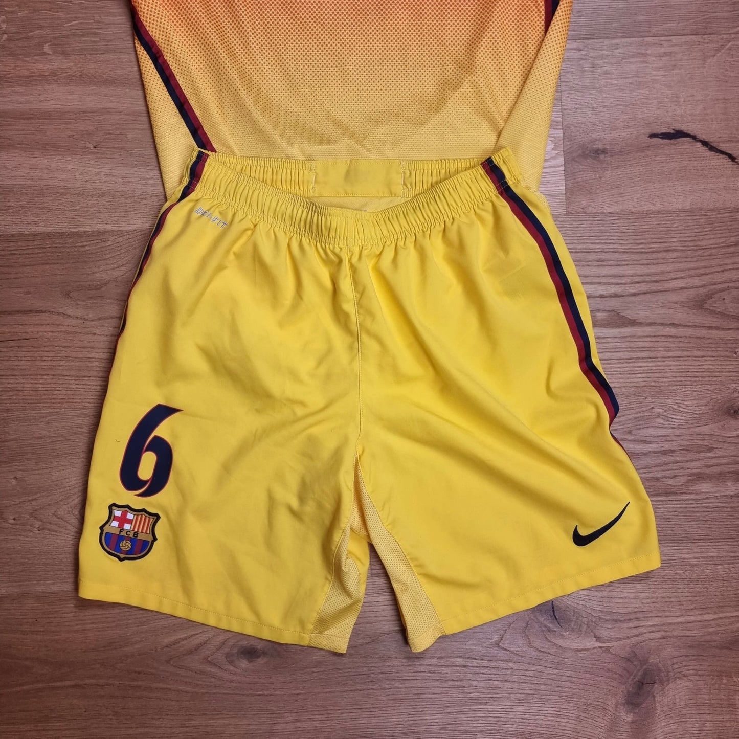 Trikot mit Hose - FC Barcelona - Xavi - 2012/2013 - L - Auswärts