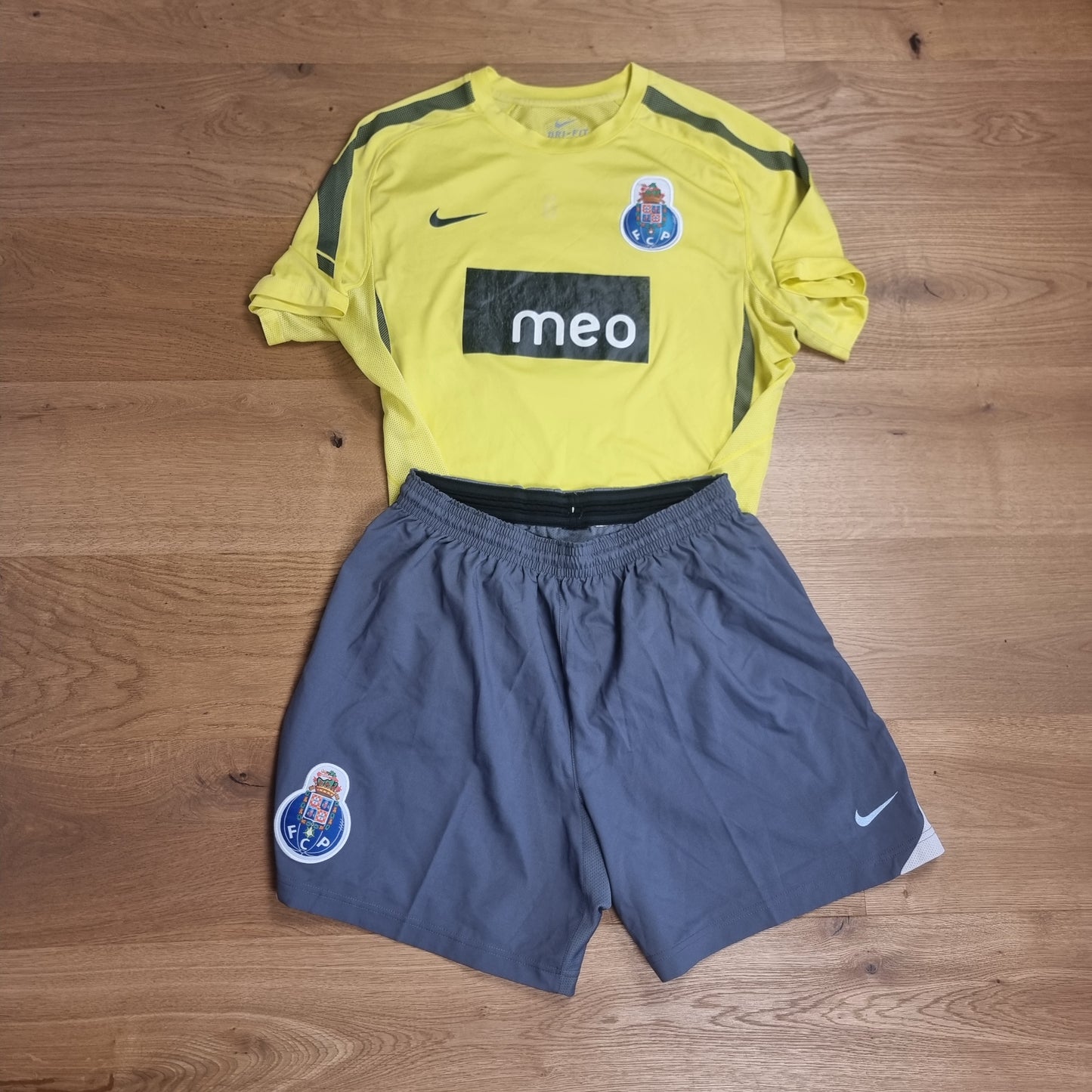 Jersey with shorts - FC Porto - 2010/2011 - L - Away