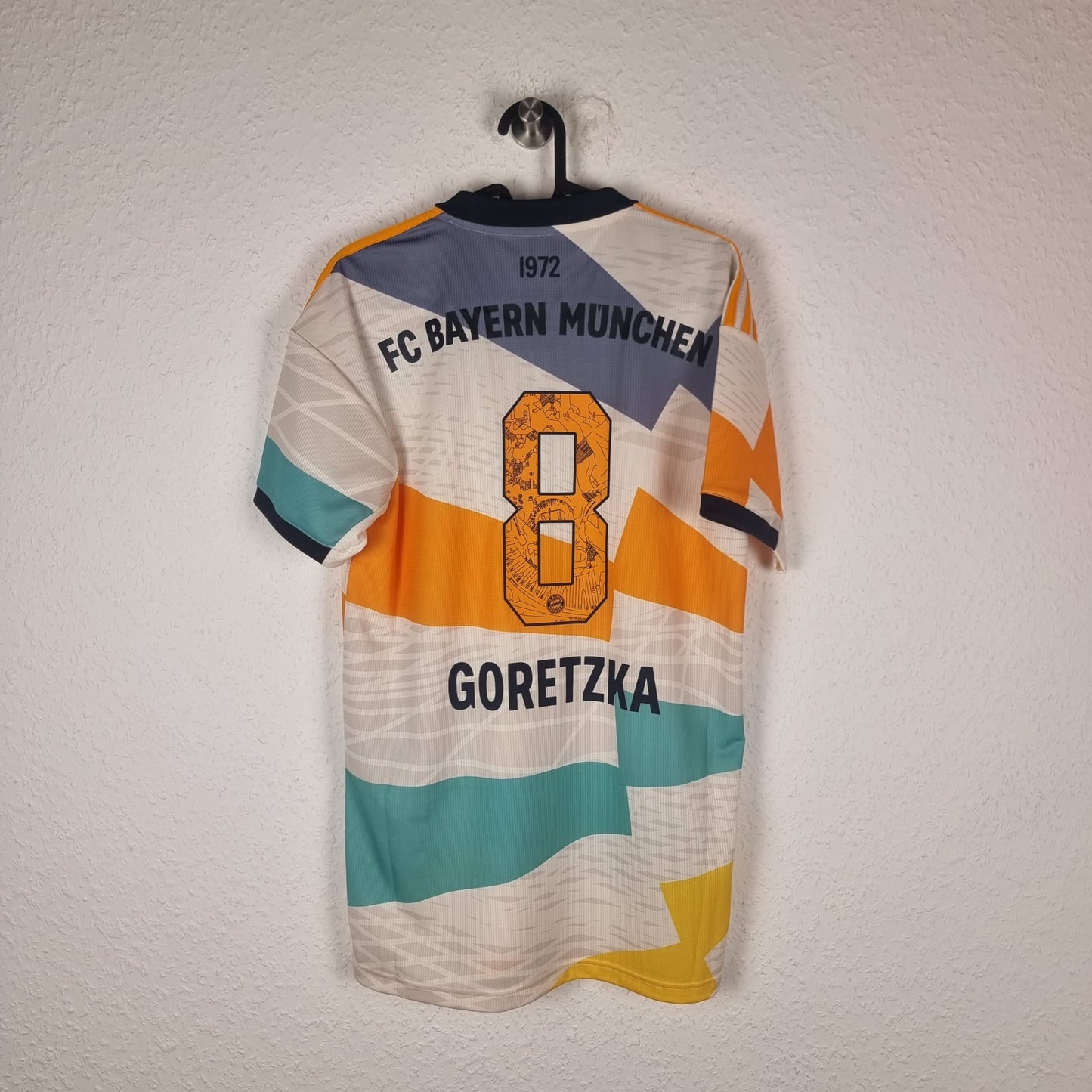 Sondertrikot - FC Bayern München - Leon Goretzka - 2022/2023 - M - 50 Jahre Olympiastadion