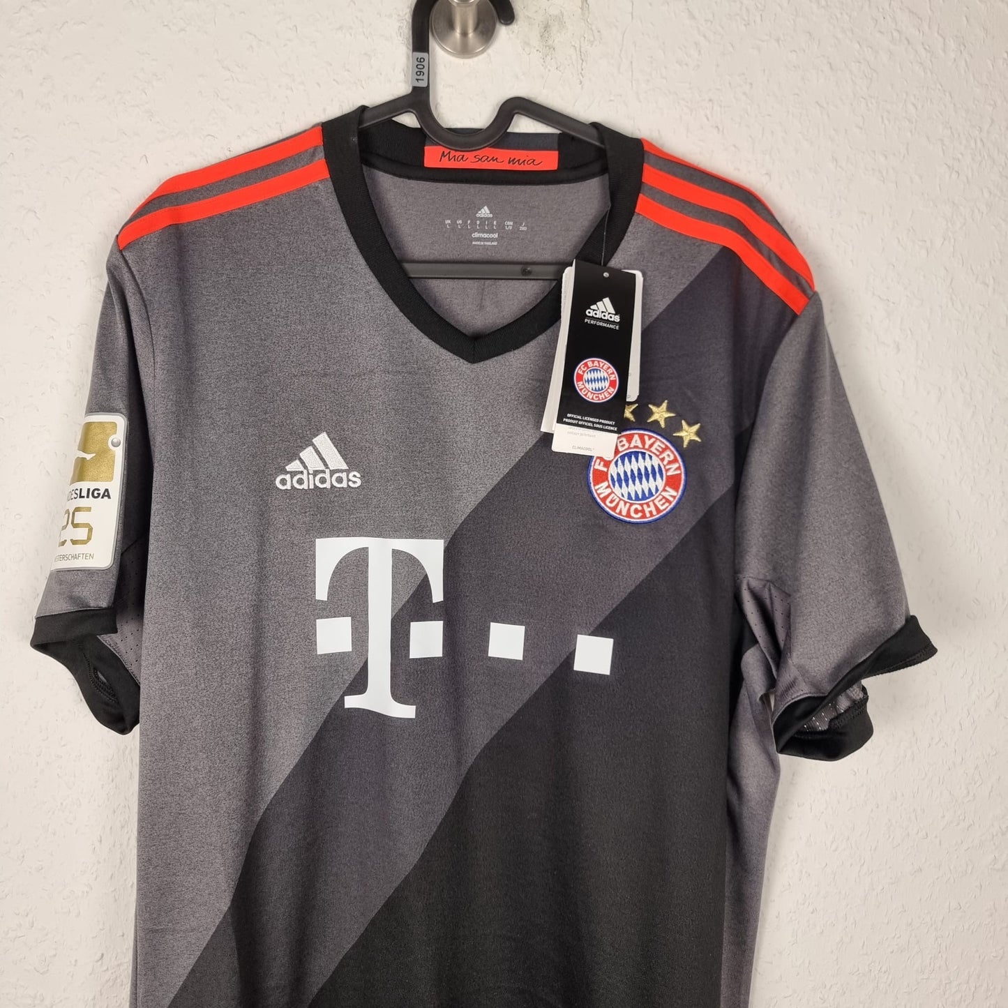 Trikot - FC Bayern München - Arturo Vidal - 2016/2017 - L - Neu - Auswärts