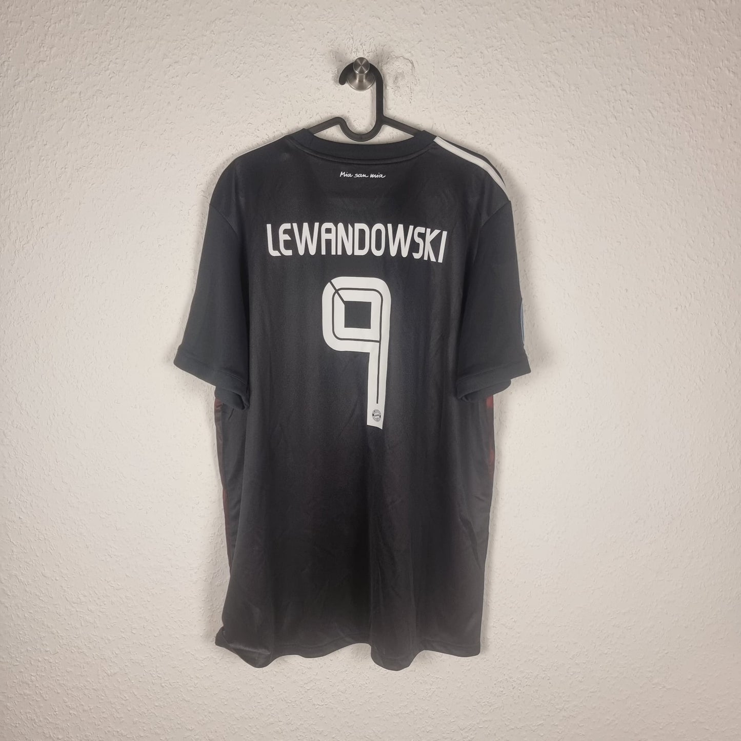 Jersey - FC Bayern Munich - Robert Lewandowski - 2020/2021 - XL - Third