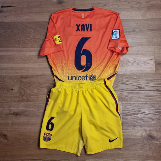 Trikot mit Hose - FC Barcelona - Xavi - 2012/2013 - L - Auswärts