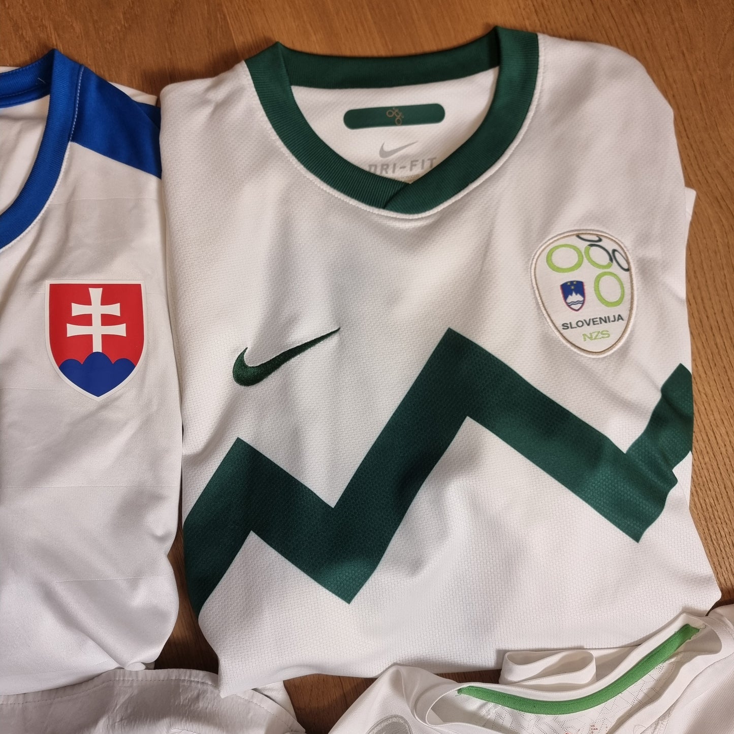 Trikotsammlung - 9 Stück - Größe L - original - top Zustand