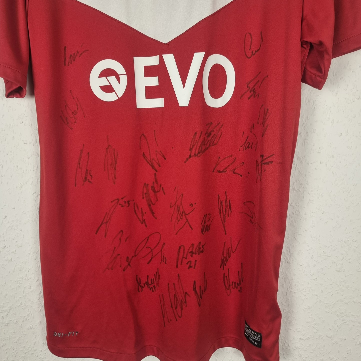 Trikot - Kickers Offenbach - 2011/2012 - S - Heim - Teamsigniert