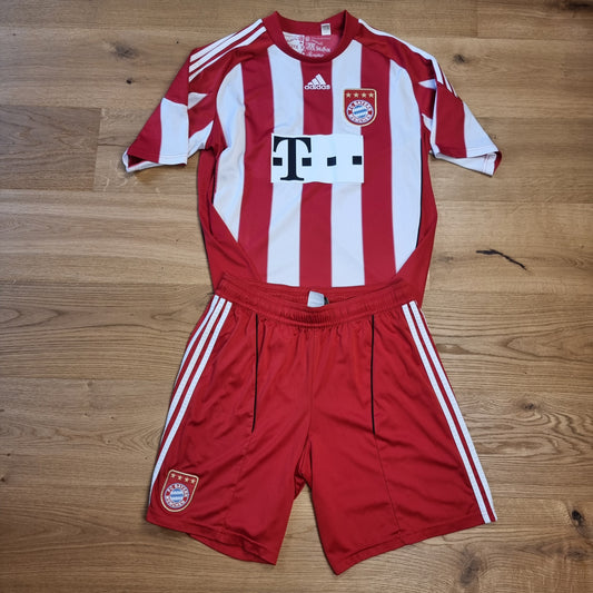 Trikot mit Hose - FC Bayern München - 2010/2011 - L - Heim
